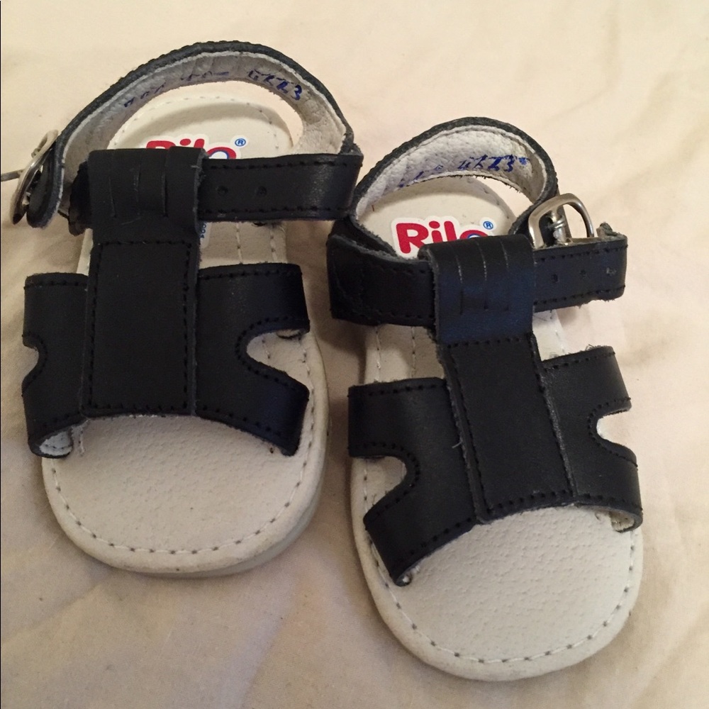 NWOT Infant Girl Size 3 Black Leather Sandals
